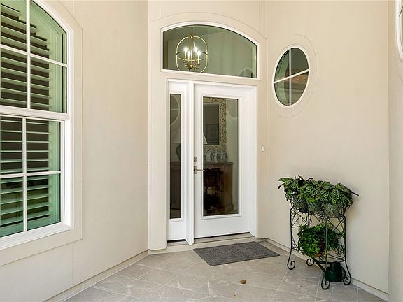3rd image of 8853 Lakeside Cir