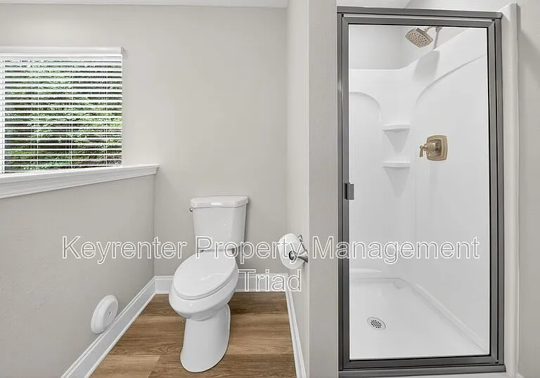 1153 Hawick Dr — Photo 17