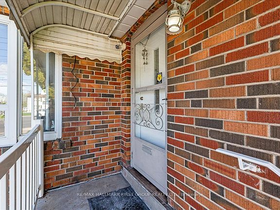 3rd image of 2690 Islington Ave