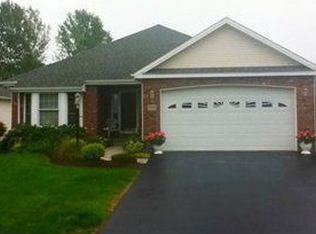 5595 Hidden Lake Dr, Lockport, NY 14094