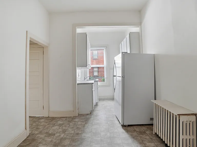 2441 Brown St #2F — Photo 12