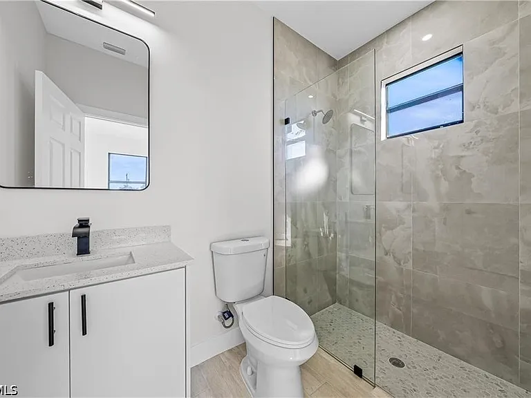 2222 Kenneth Ave S — Photo 11