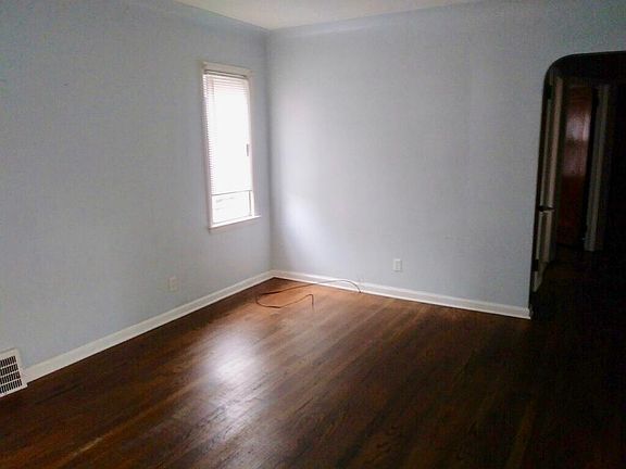 4th image of 990 Highland Ave