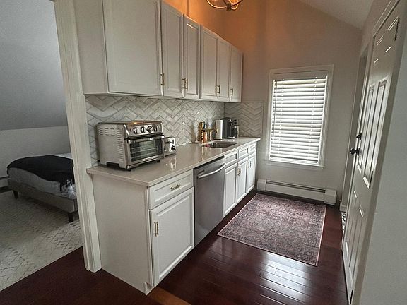 2nd image of 151 Ives St Floor 2