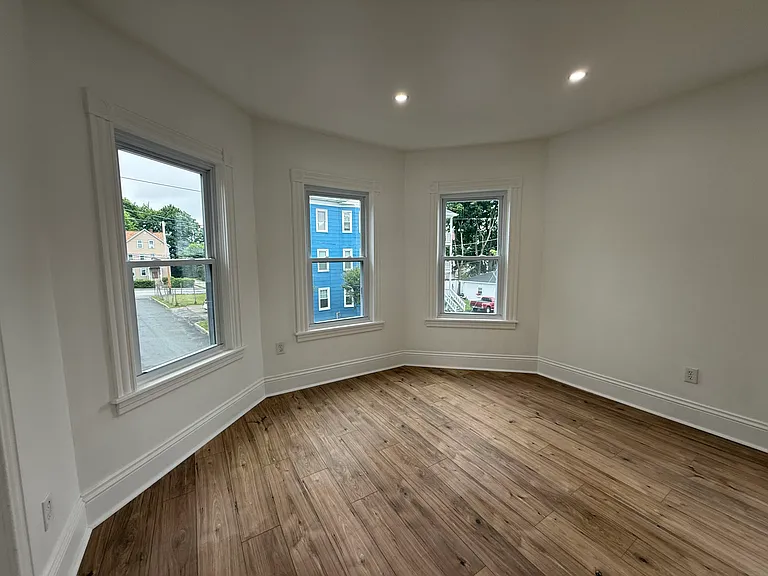 19 Reeves St #2 — Photo 5