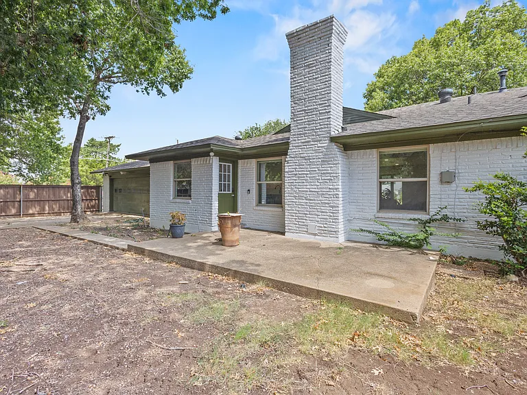 3908 Royal Ln — Photo 20
