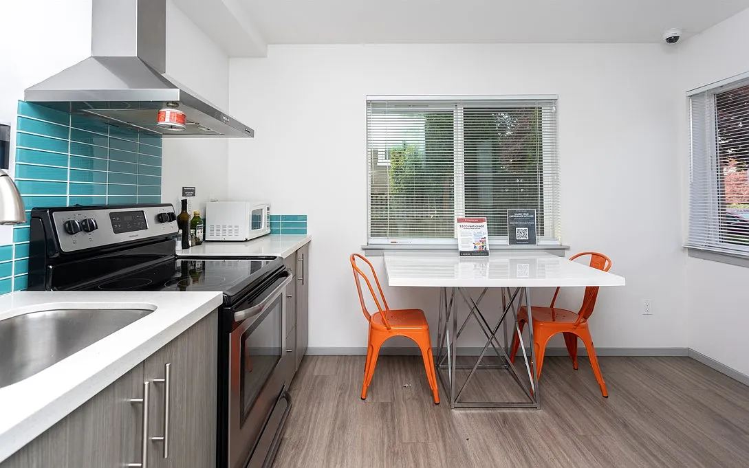 Vistana Apartments — Photo 1