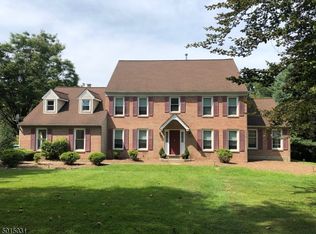 15 Oak Hill Rd, Branchburg, NJ 08853