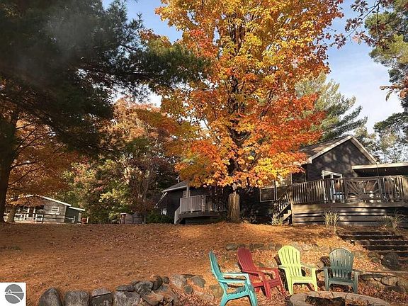 3rd image of 6688 Aarwood Rd NW