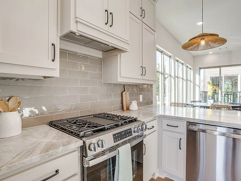 2824 Weisenberger St #102 — Photo 15