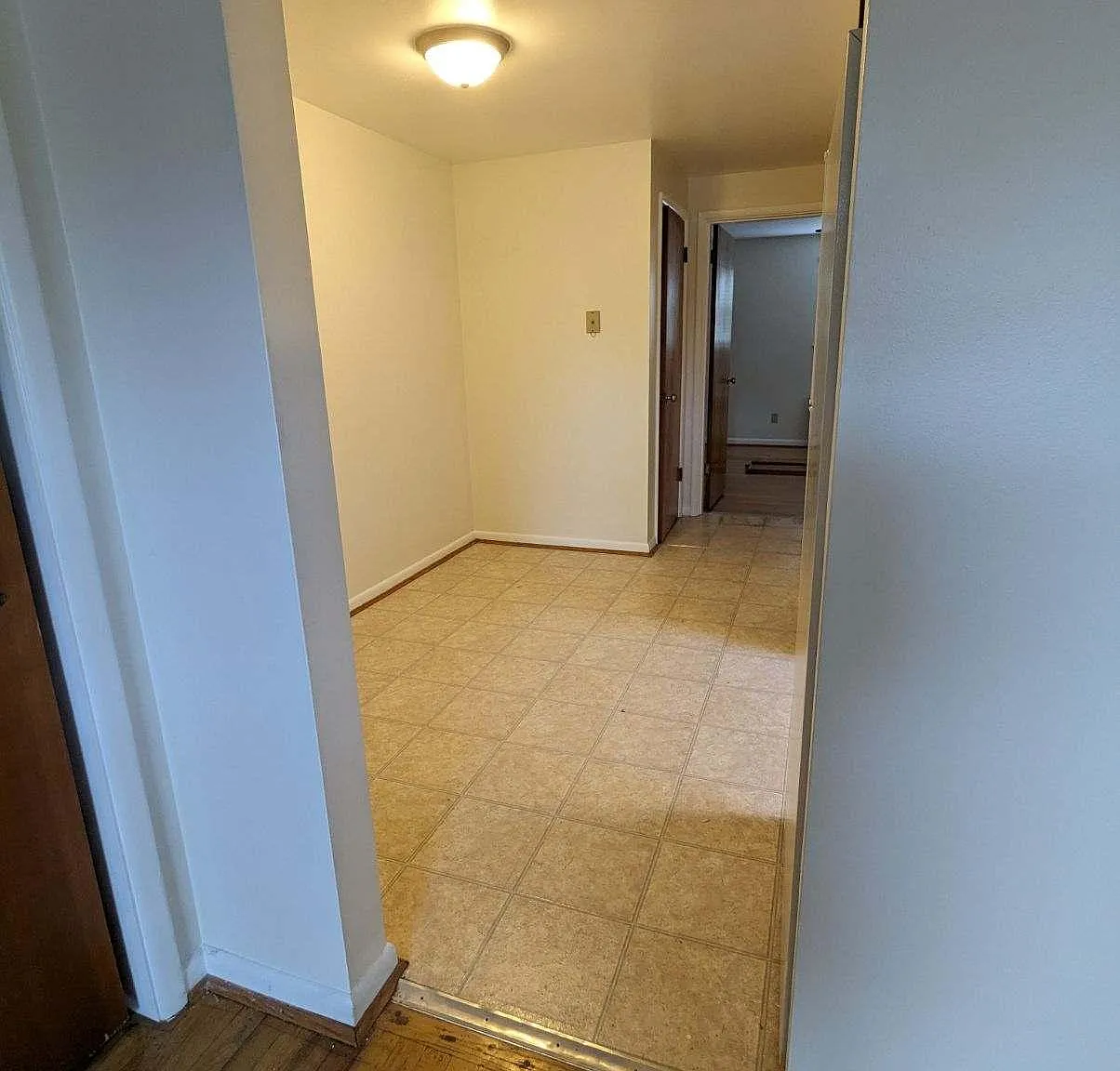 1 bed, 700 sqft, $900 — Photo 4