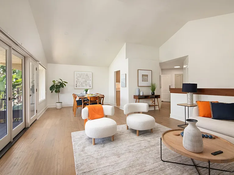 2452 Azure Coast Dr — Photo 11