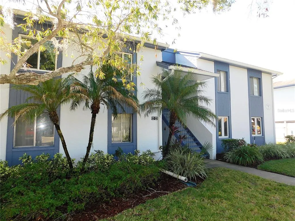 2 bed, 2.0 bath, 1053 sqft, $1,900 — Photo 1