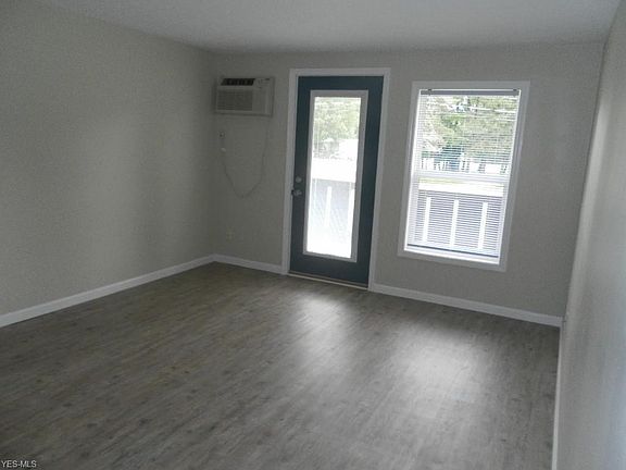 3rd image of 1155 N Elm St APT L