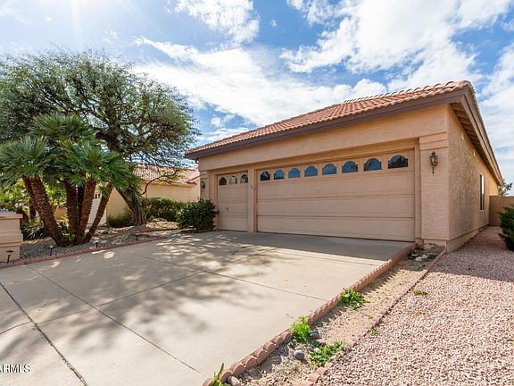 3rd image of 26206 S FLAME TREE Drive