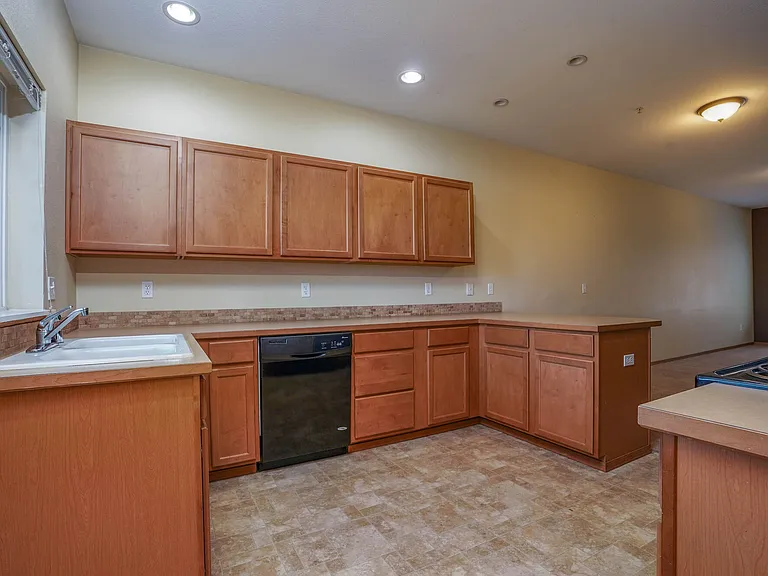 4341 S Warner St — Photo 4