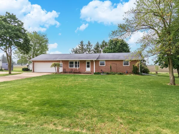 2827 County Road 1050 N, El Paso, IL 61738