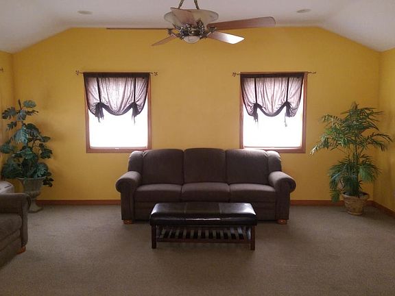 3rd image of 388 Cherry Ln