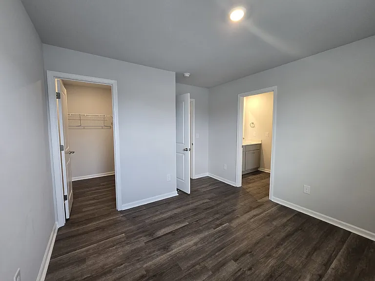 517 Sandy Hollow Dr — Photo 13