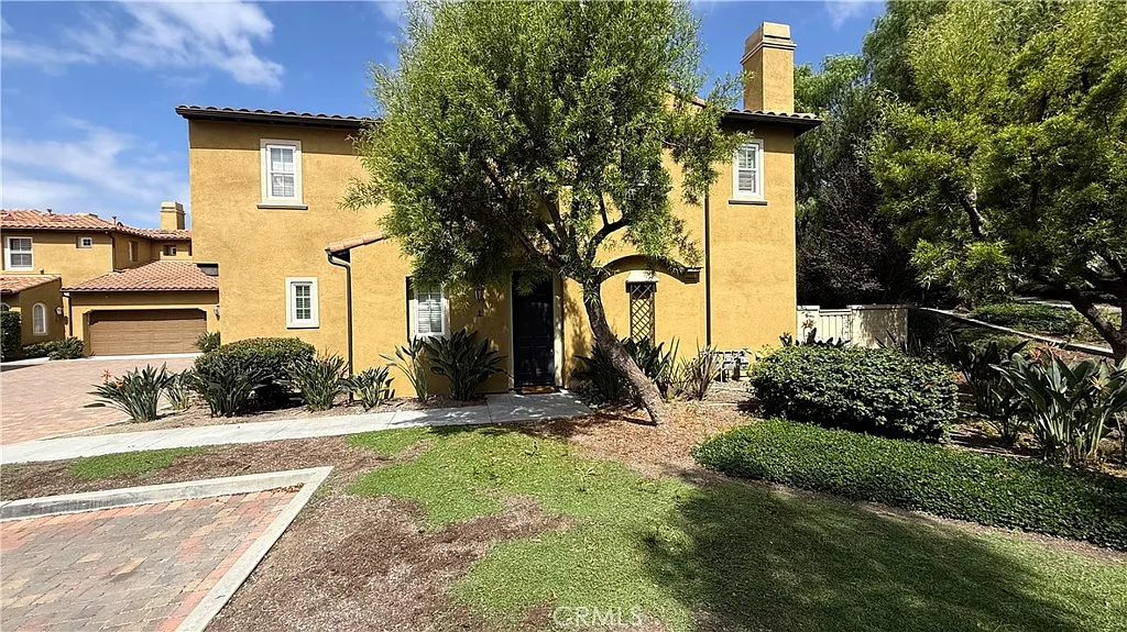 3 bed, 2.5 bath, 1634 sqft, $4,900 — Photo 4