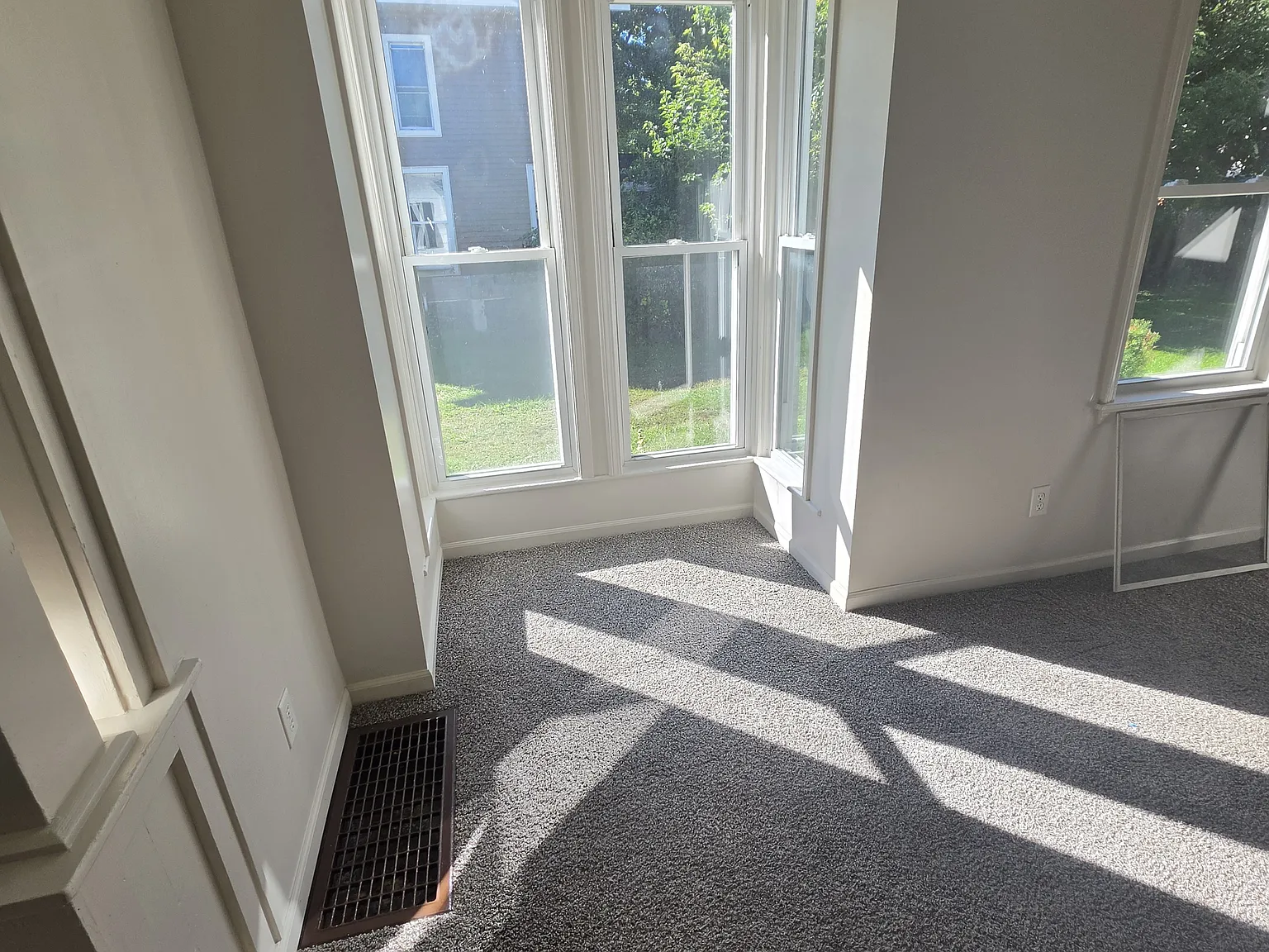 340 Pleasant St — Photo 3