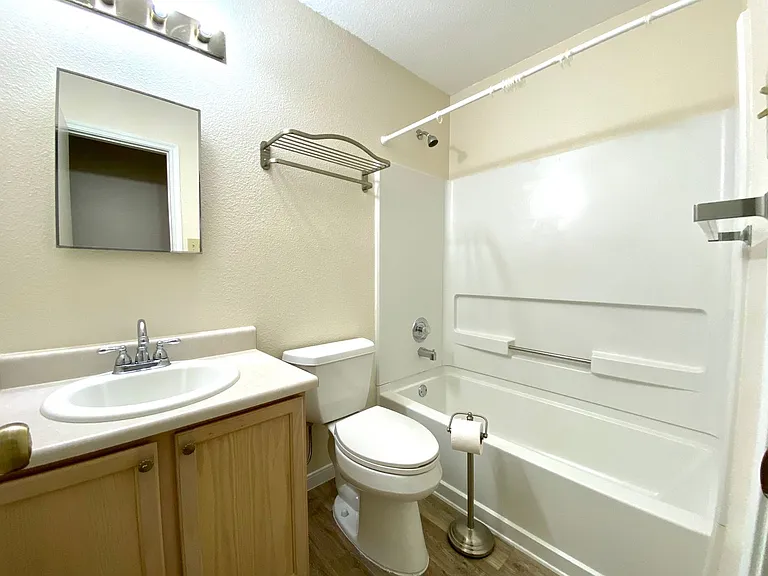 10038 Silverbrook Pl — Photo 9