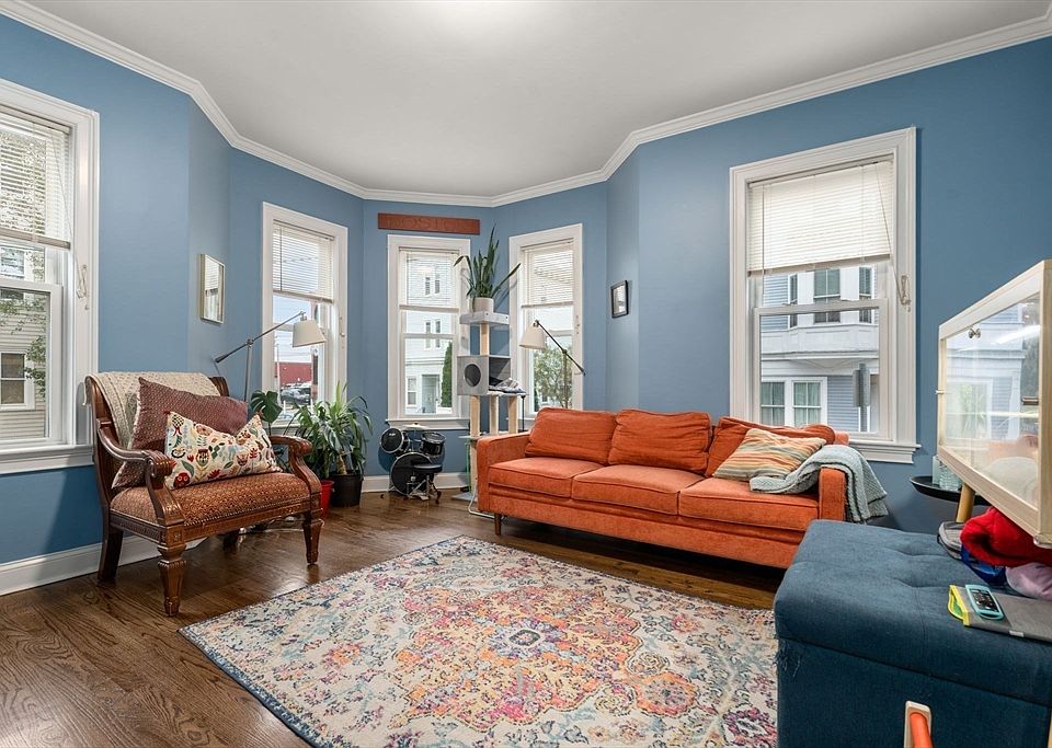 1st image of 166 Boylston St #1