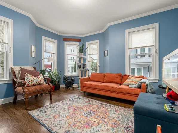 166 Boylston St #1, Jamaica Plain, MA 02130