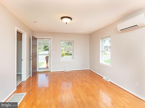 4th image of 310 N Cass St