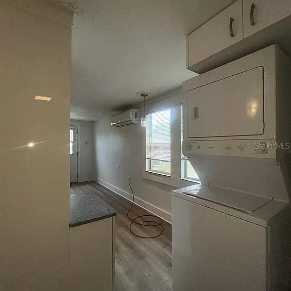 1713 29th St W — Photo 5