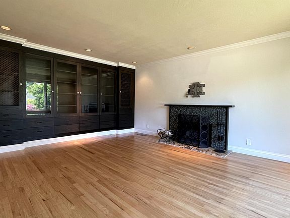 4th image of 1211 Castlemont Ave