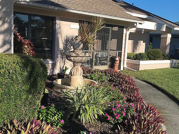 Gorgeous water fountain 