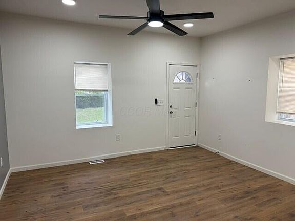 5th image of 863 Carpenter St