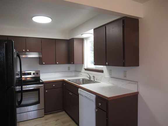 4th image of 1110 6th St #4