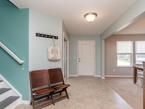 3rd image of 10947 Stoneleigh Dr