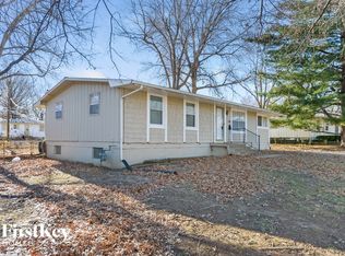 8705 E 91st St, Kansas City, MO 64138