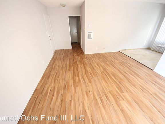 5th image of 1733 Purdue Ave APT 102