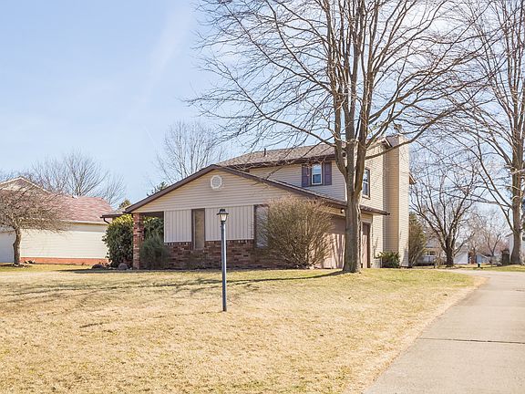 3 bed 2.5 bath Lake LSD