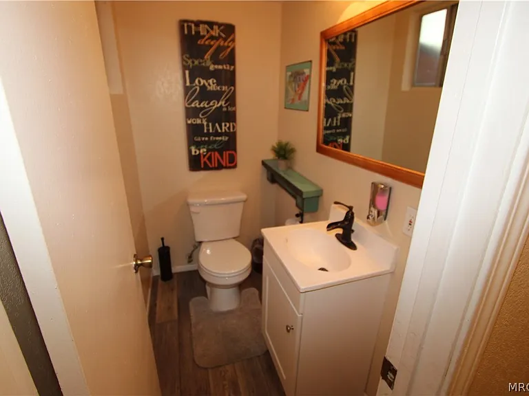 774 Summit Blvd #B — Photo 11