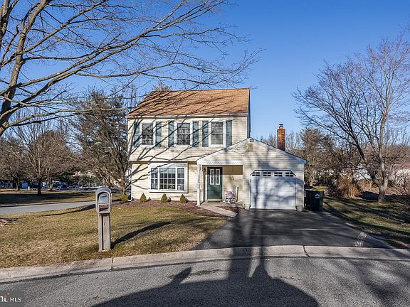 2nd image of 1649 Exeter Cir