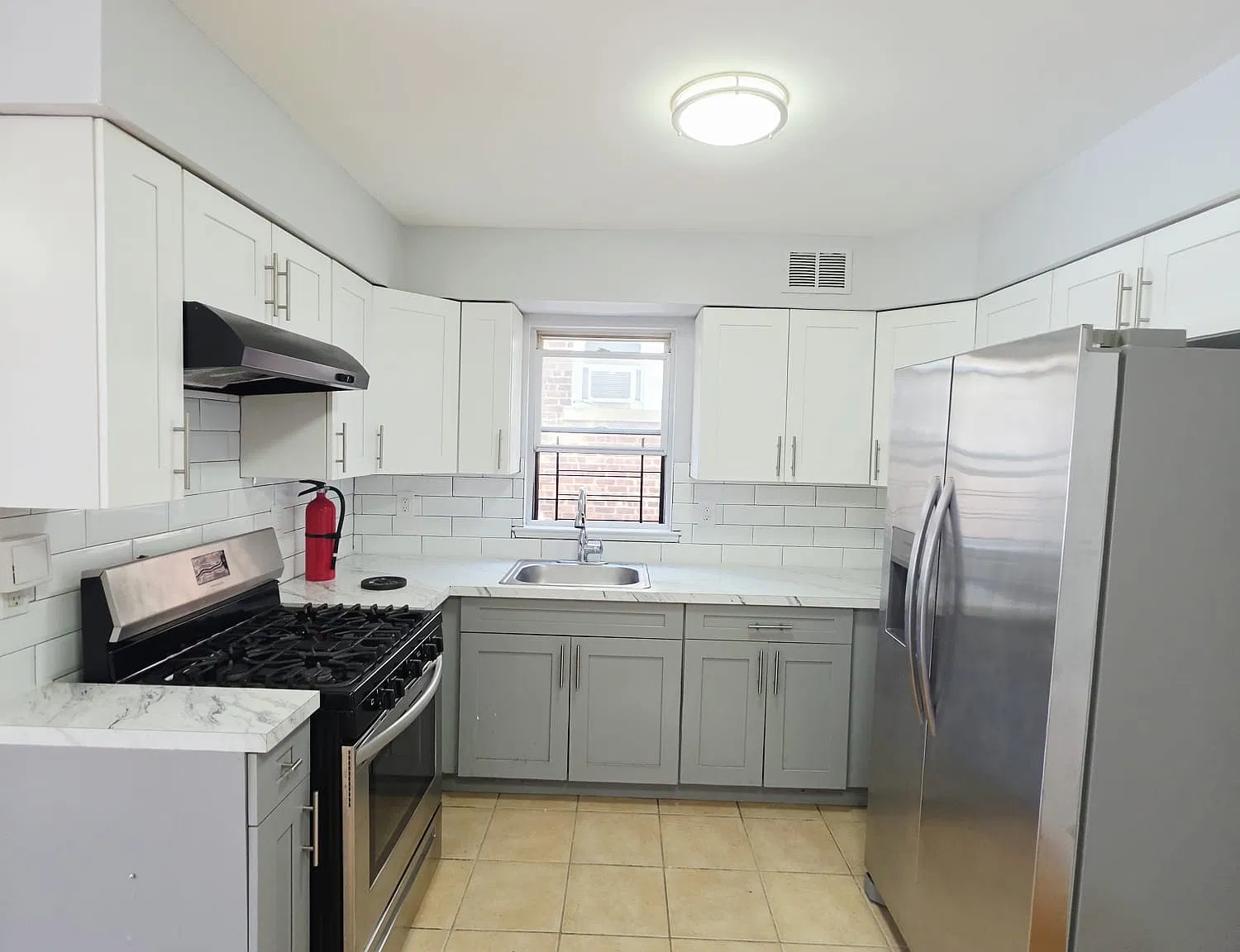 3 bed, $2,600 — Photo 2