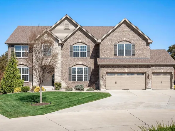 35 Mahon Ct, Lake Saint Louis, MO 63367