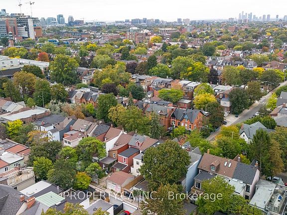 3rd image of 125 Major St