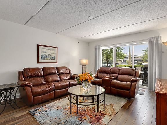 3rd image of 720 Creekside Dr Unit 104B