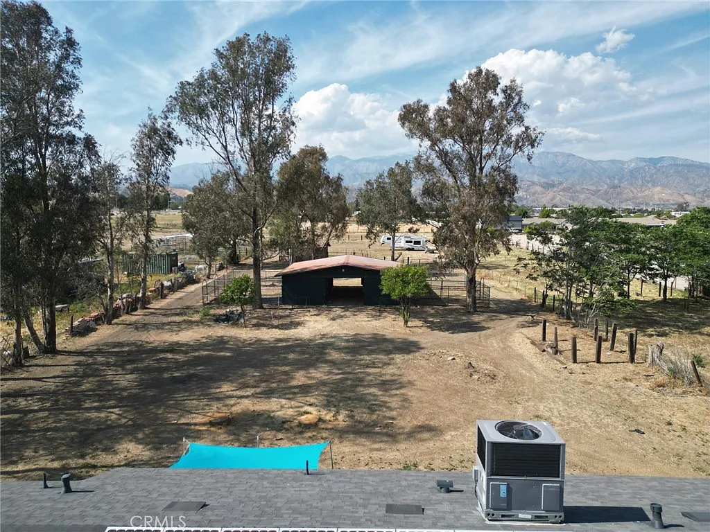 3 bed, 1332 sqft, $3,850 — Photo 3