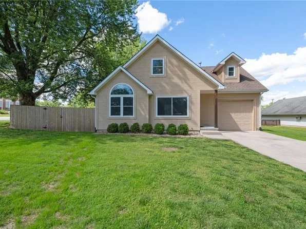 203 E Kay St, Lansing, KS 66043