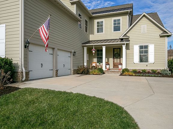 2nd image of 2861 Americus Dr