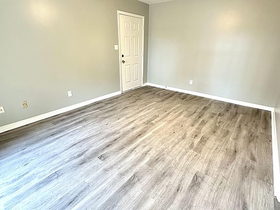 5th image of 500 Lincoln St #105B