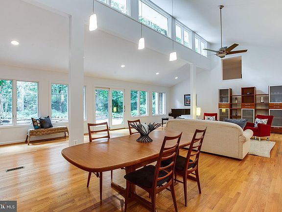 4th image of 10513 Samaga Dr