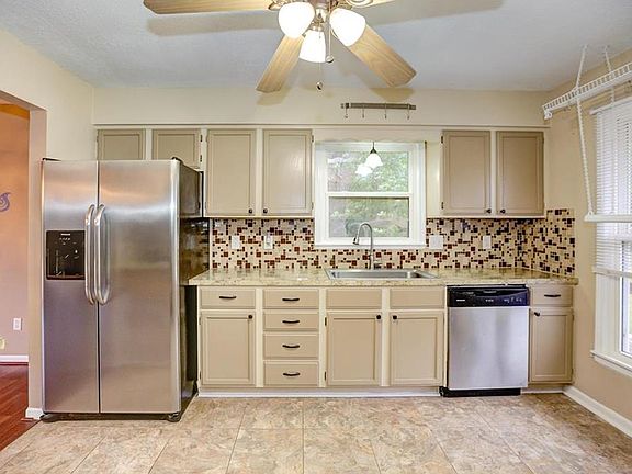 5th image of 9521 E Clarksboro Dr
